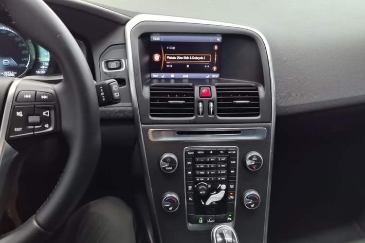 Used Volvo XC60 2014 T5 Zhiya Edition Audio And AC Panel