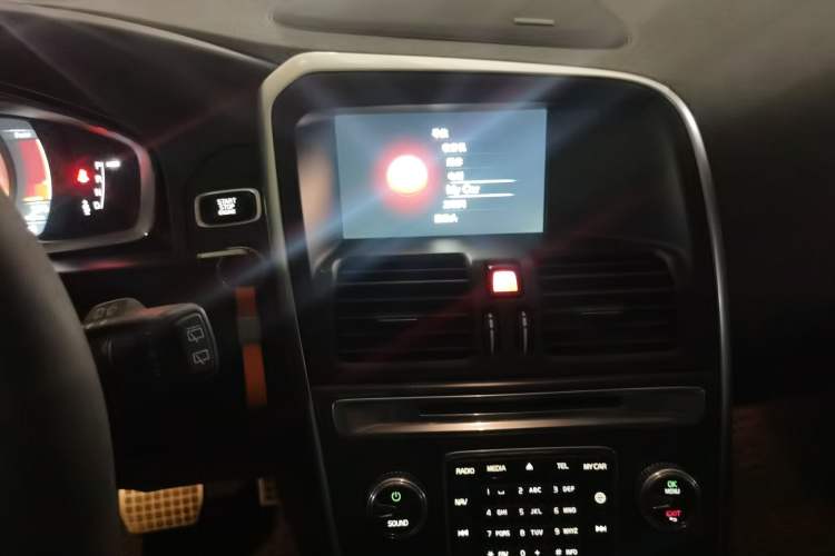 Used Volvo XC60 2014 T6 Zhiyi Edition Audio And AC Panel