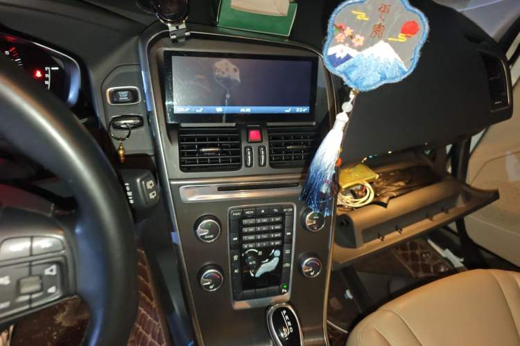 Used Volvo XC60 2014 T5 Zhiyi Edition Audio And AC Panel