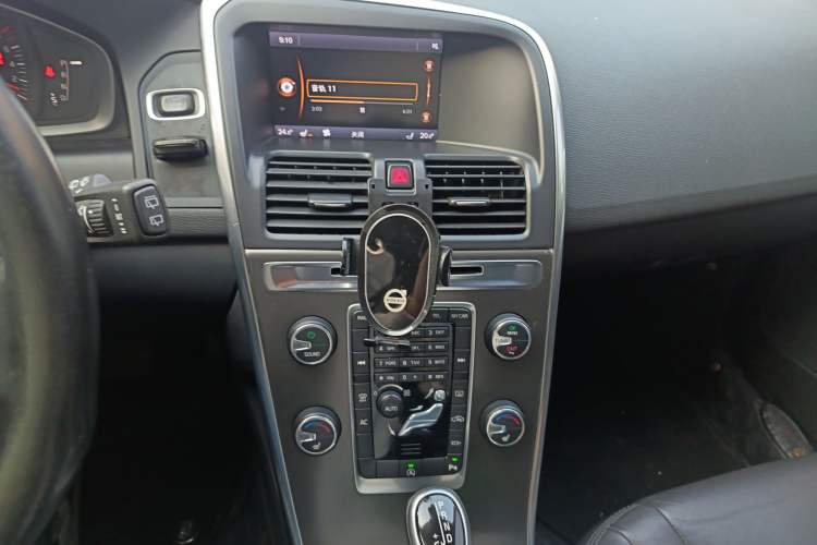 Used Volvo XC60 2014 Facelift T5 Zhiyi Edition Audio And AC Panel