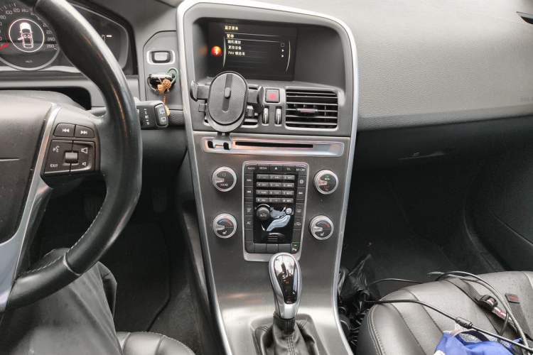 Used Volvo XC60 2014 T5 Zhiyi Edition Audio And AC Panel