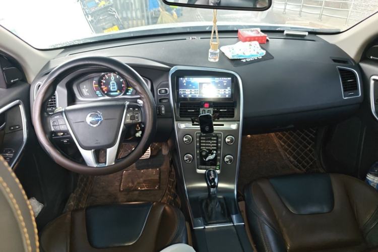 Used Volvo XC60 2014 T6 Zhiyi Edition Center Console
