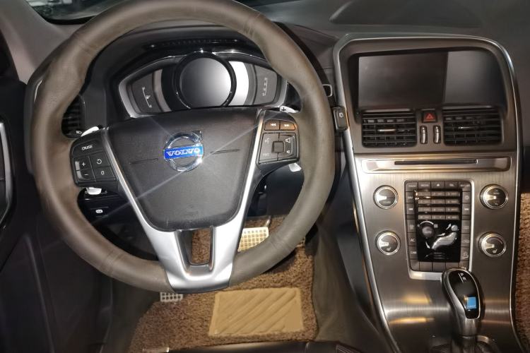 Used Volvo XC60 2014 T6 Zhiyi Edition Center Console