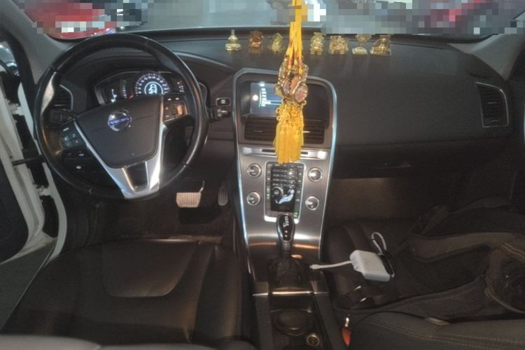 Used Volvo XC60 2014 T5 Zhiyi Edition Center Console