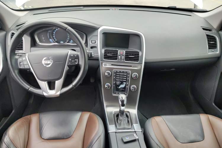 Used Volvo XC60 2014 T5 Zhiya Edition Center Console
