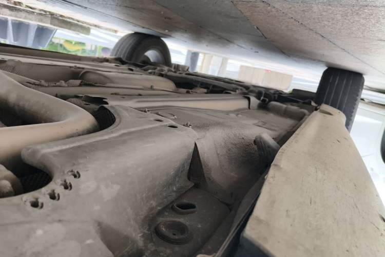 Used Volvo XC60 2014 T5 Zhiyi Edition Chassis Rear Left