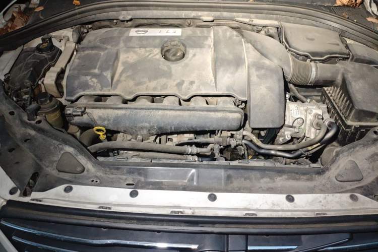 Used Volvo XC60 2014 T6 Zhiyi Edition Engine Bay