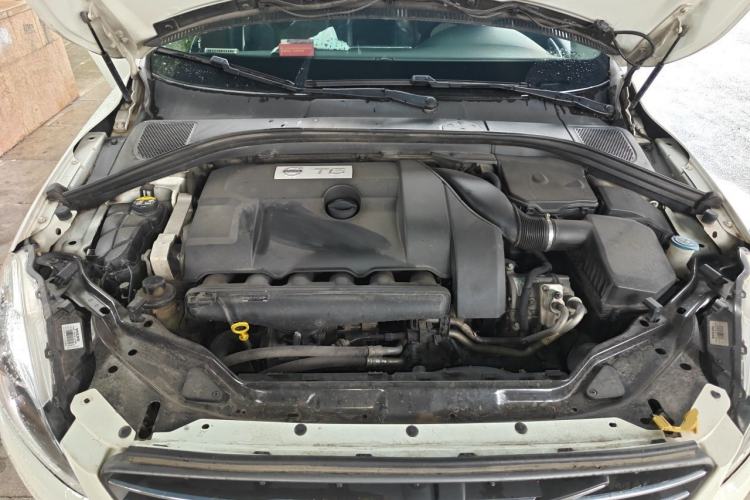 Used Volvo XC60 2014 T6 Zhiyi Edition Engine Bay