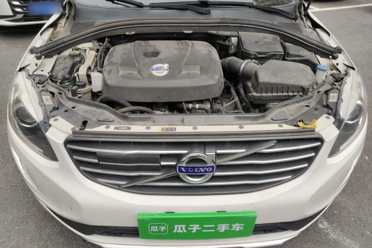 Used Volvo XC60  Engine Bay