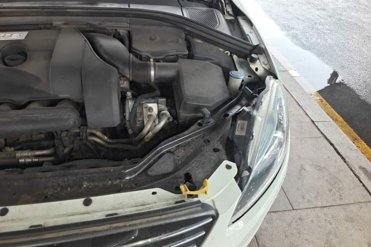 Used Volvo XC60 2014 T6 Zhiyi Edition Engine Bay Left