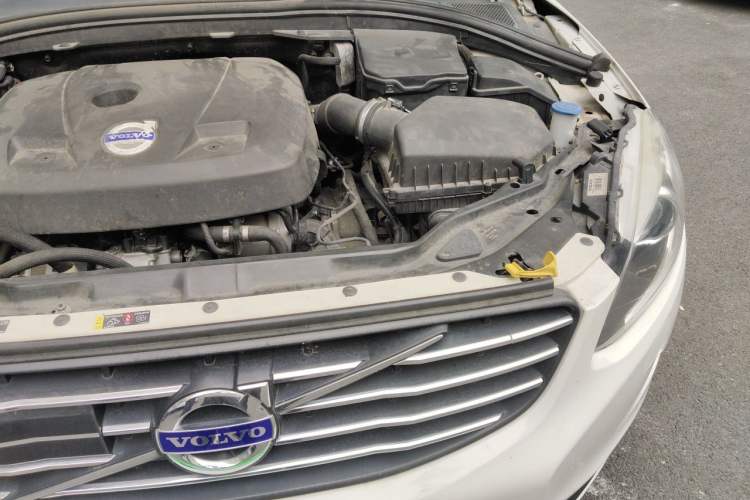 Used Volvo XC60  Engine Bay Left