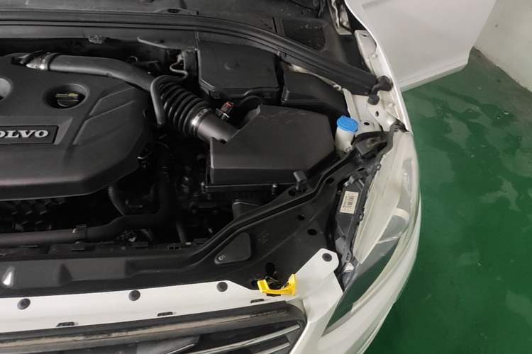 Used Volvo XC60 2014 T5 Zhiyi Edition Engine Bay Left