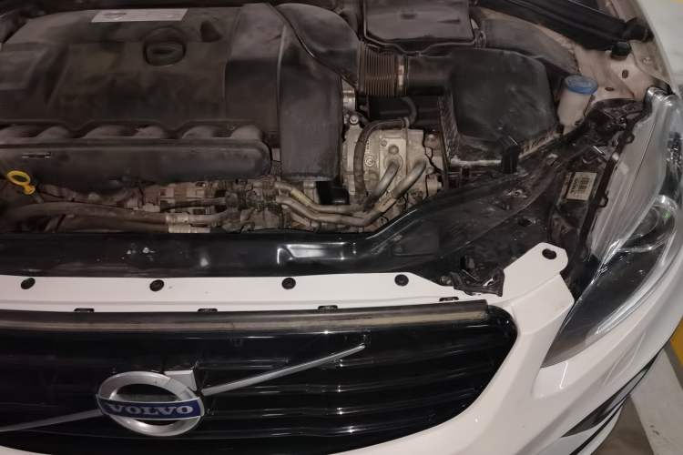 Used Volvo XC60 2014 T6 Zhiyi Edition Engine Bay Left