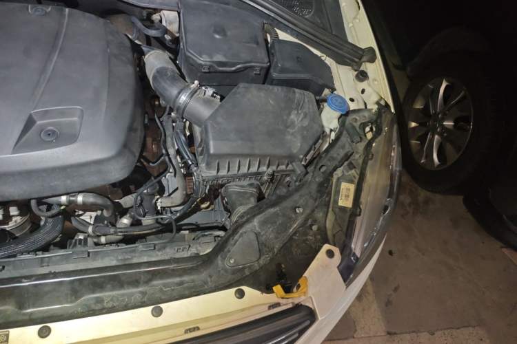 Used Volvo XC60 2014 Restyled T5 Zhiya Edition Engine Bay Left