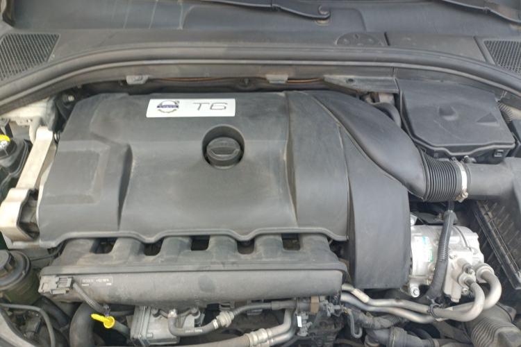 Used Volvo XC60 2014 T6 Zhiyi Edition Engine Bay