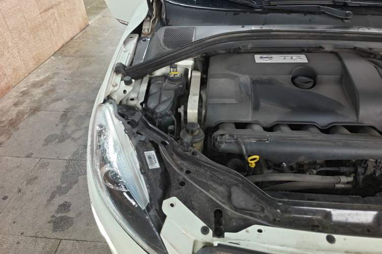 Used Volvo XC60 2014 T6 Zhiyi Edition Engine Bay Right