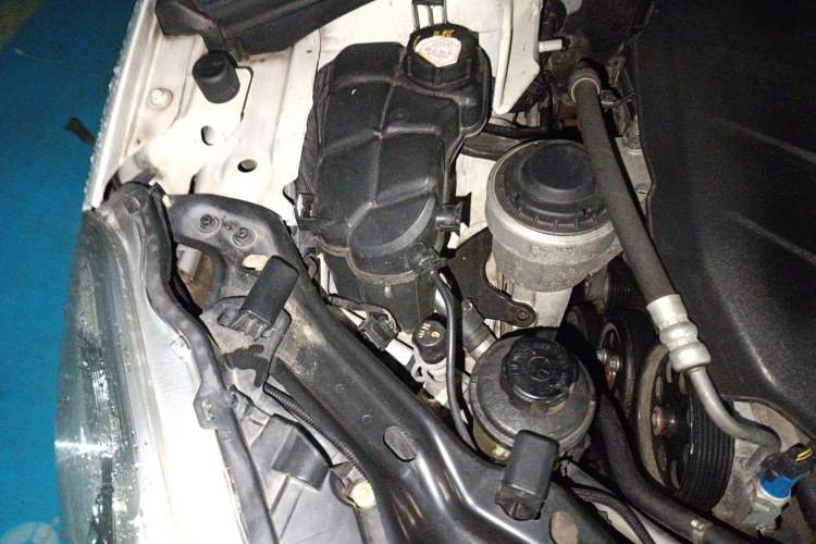 Used Volvo XC60 2014 T5 Zhiya Edition Engine Bay Right