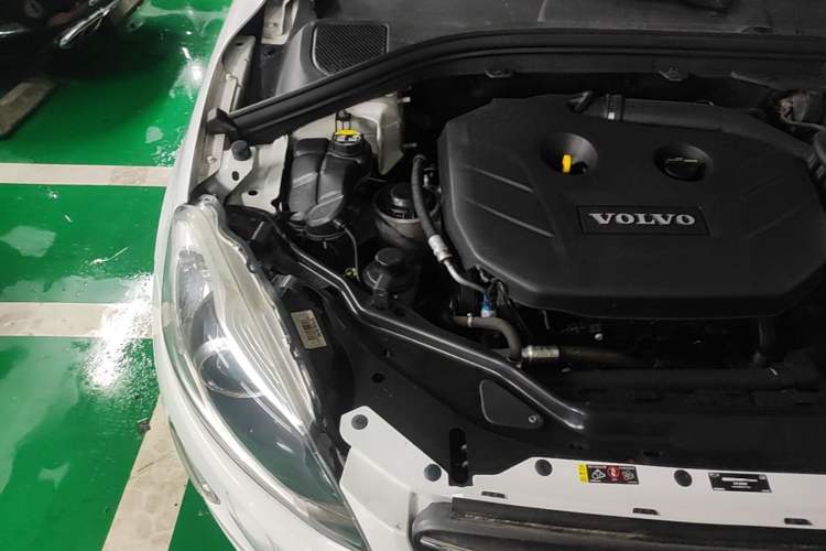 Used Volvo XC60 2014 T5 Zhiyi Edition Engine Bay Right