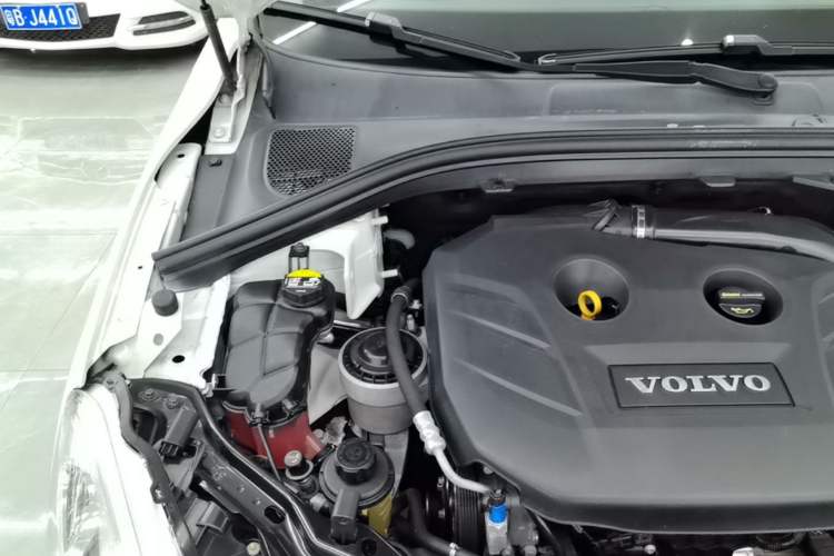 Used Volvo XC60 2014 T5 Zhiya Edition Engine Bay Right