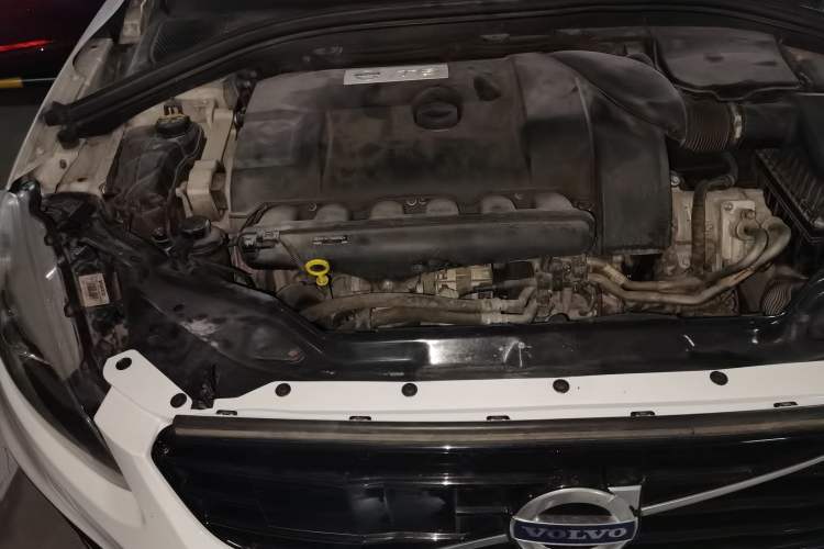 Used Volvo XC60 2014 T6 Zhiyi Edition Engine Bay Right