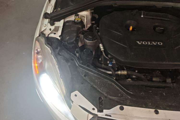 Used Volvo XC60 2014 T5 Zhiya Edition Engine Bay Right