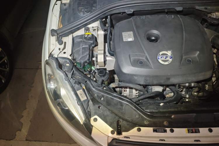 Used Volvo XC60 2014 Restyled T5 Zhiya Edition Engine Bay Right