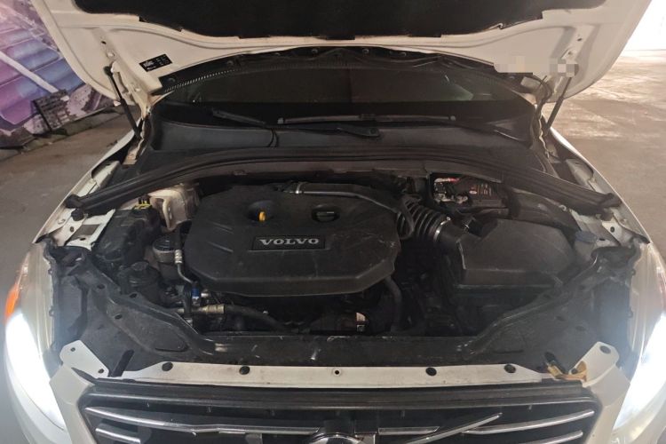 Used Volvo XC60 2014 T5 Zhiya Edition Engine Bay