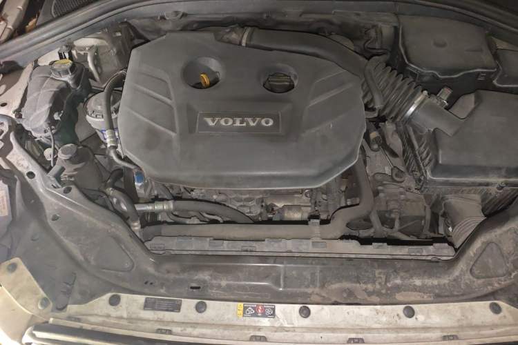 Used Volvo XC60 2014 T5 Zhiyi Edition Engine Bay