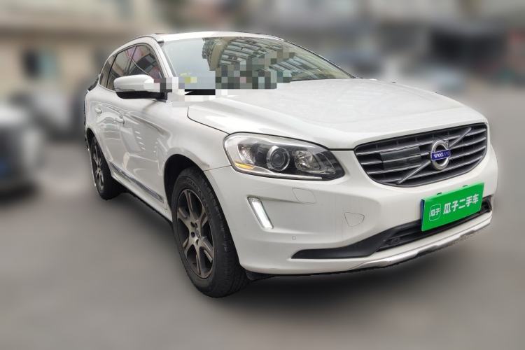 Used Volvo XC60  Front Right 45 Deg
