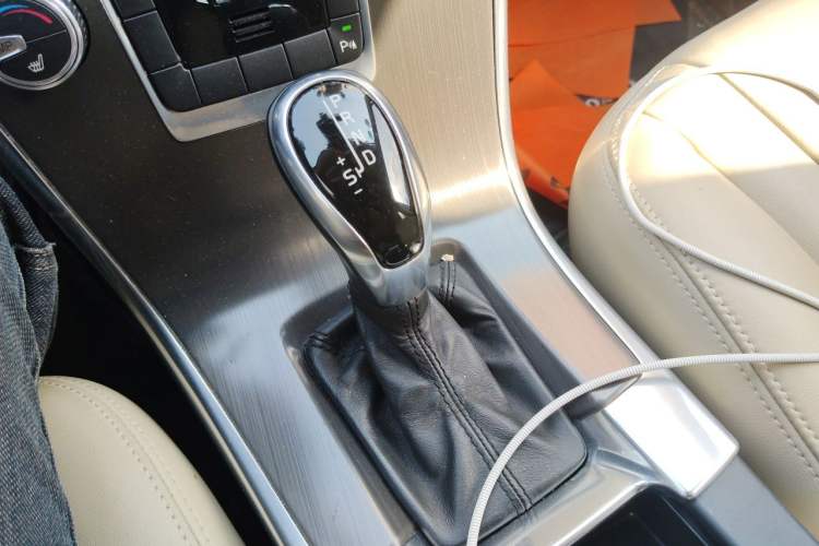 Used Volvo XC60 2014 T5 Zhiyi Edition Gear Lever