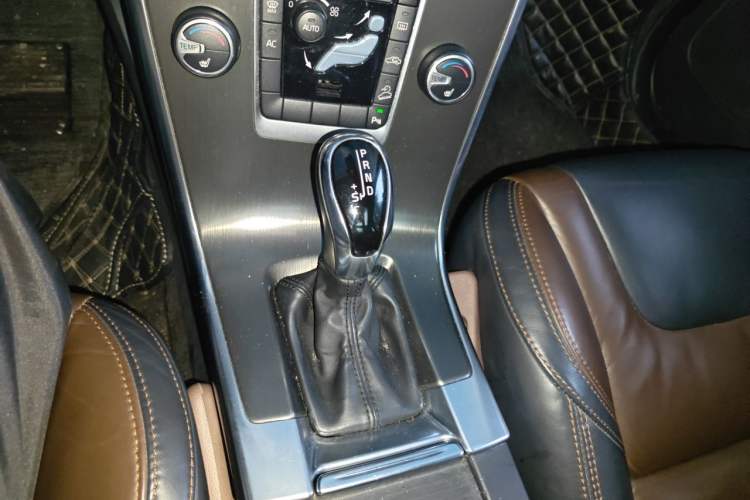 Used Volvo XC60 2014 T6 Zhiyi Edition Gear Lever