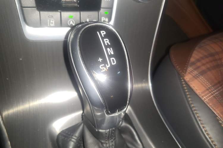 Used Volvo XC60 2014 Restyled T5 Zhiya Edition Gear Lever