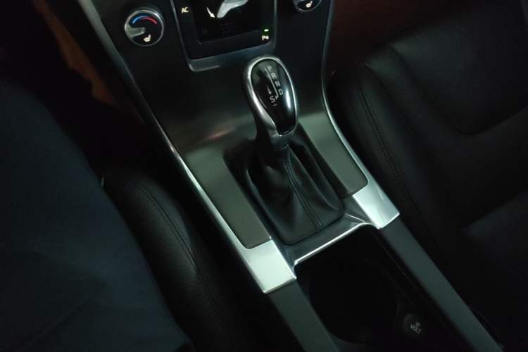 Used Volvo XC60 2014 T5 Zhiyi Edition Gear Lever