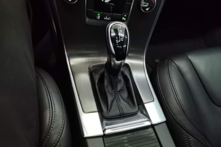 Used Volvo XC60 2014 T5 Zhiya Edition Gear Lever