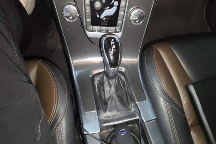 Used Volvo XC60 2014 Restyled T5 Zhiya Edition Gear Lever