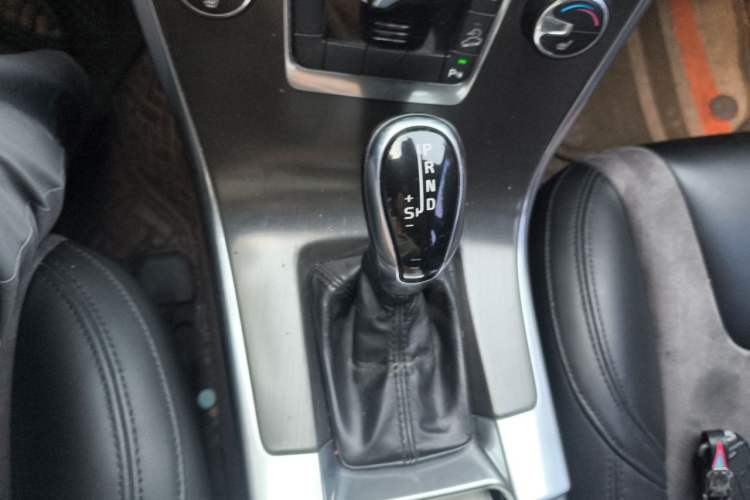 Used Volvo XC60 2014 T6 Zhiyi Edition Gear Lever