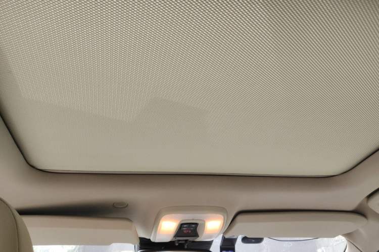 Used Volvo XC60  Headliner