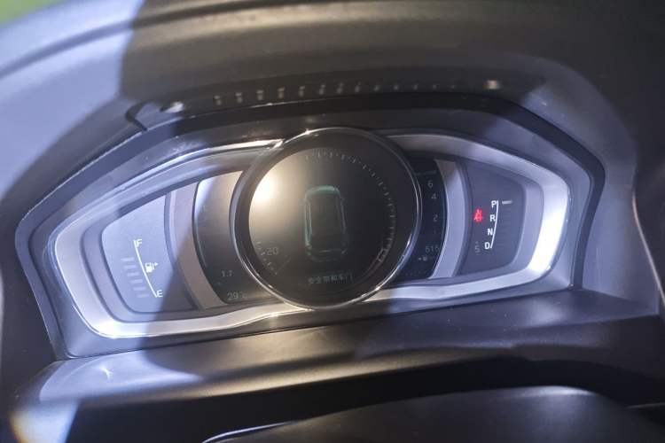 Used Volvo XC60 2014 T5 Zhiya Edition Instrument Cluster
