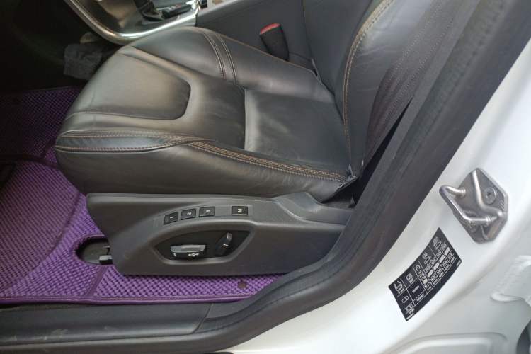 Used Volvo XC60 2014 T6 Zhiyi Edition Left Front Seat
