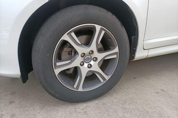 Used Volvo XC60 2014 T5 Zhiyi Edition Left Front Wheel Hub