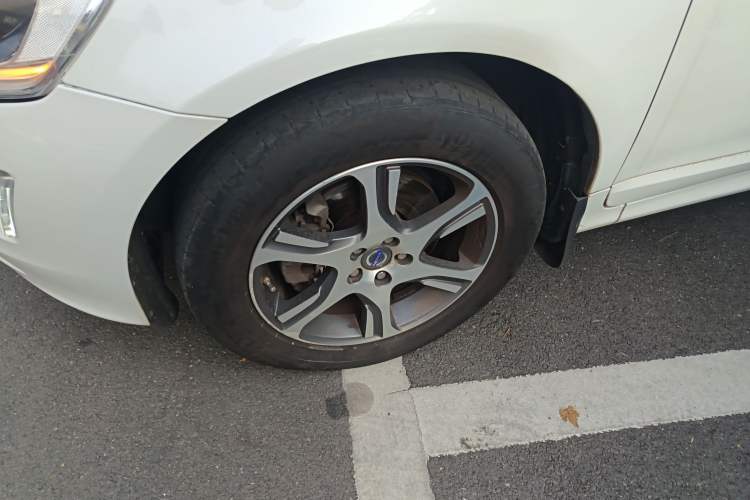 Used Volvo XC60 2014 Facelift T5 Zhiyi Edition Left Front Wheel Hub