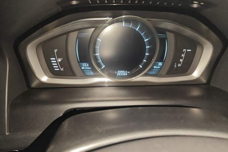 Used Volvo XC60 2014 Restyled T5 Zhiya Edition Odometer Close Up