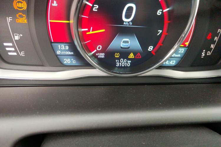 Used Volvo XC60 2014 T5 Zhiya Edition Odometer Close Up