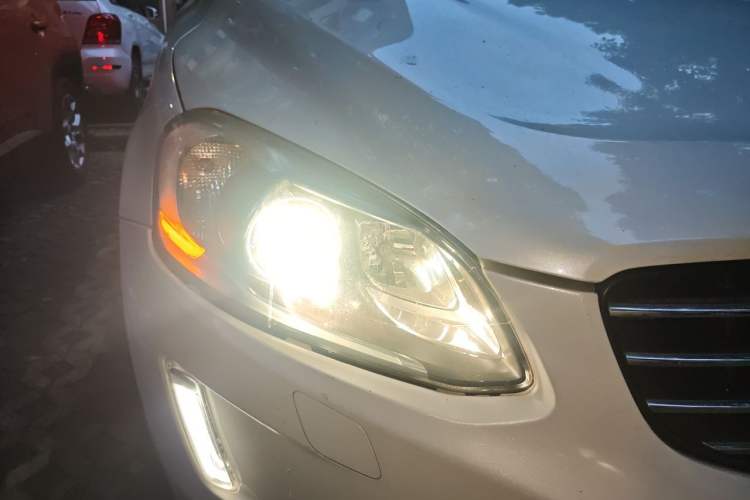 Used Volvo XC60 2014 T6 Zhiyi Edition Right Front Headlight