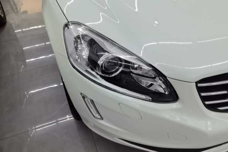 Used Volvo XC60 2014 T5 Zhiya Edition Right Front Headlight