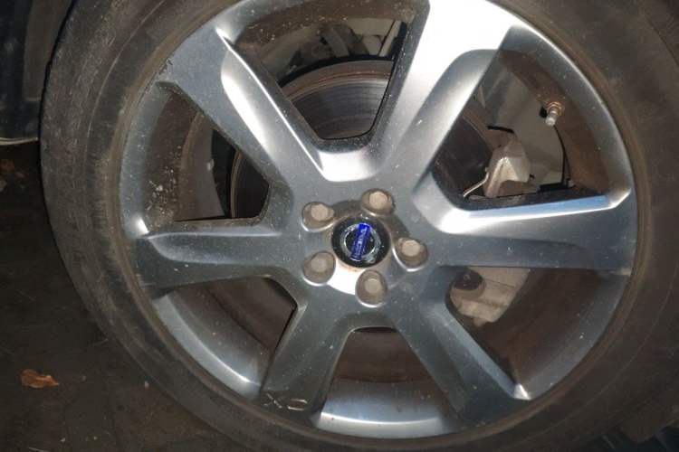 Used Volvo XC60 2014 T6 Zhiyi Edition Right Front Wheel Hub