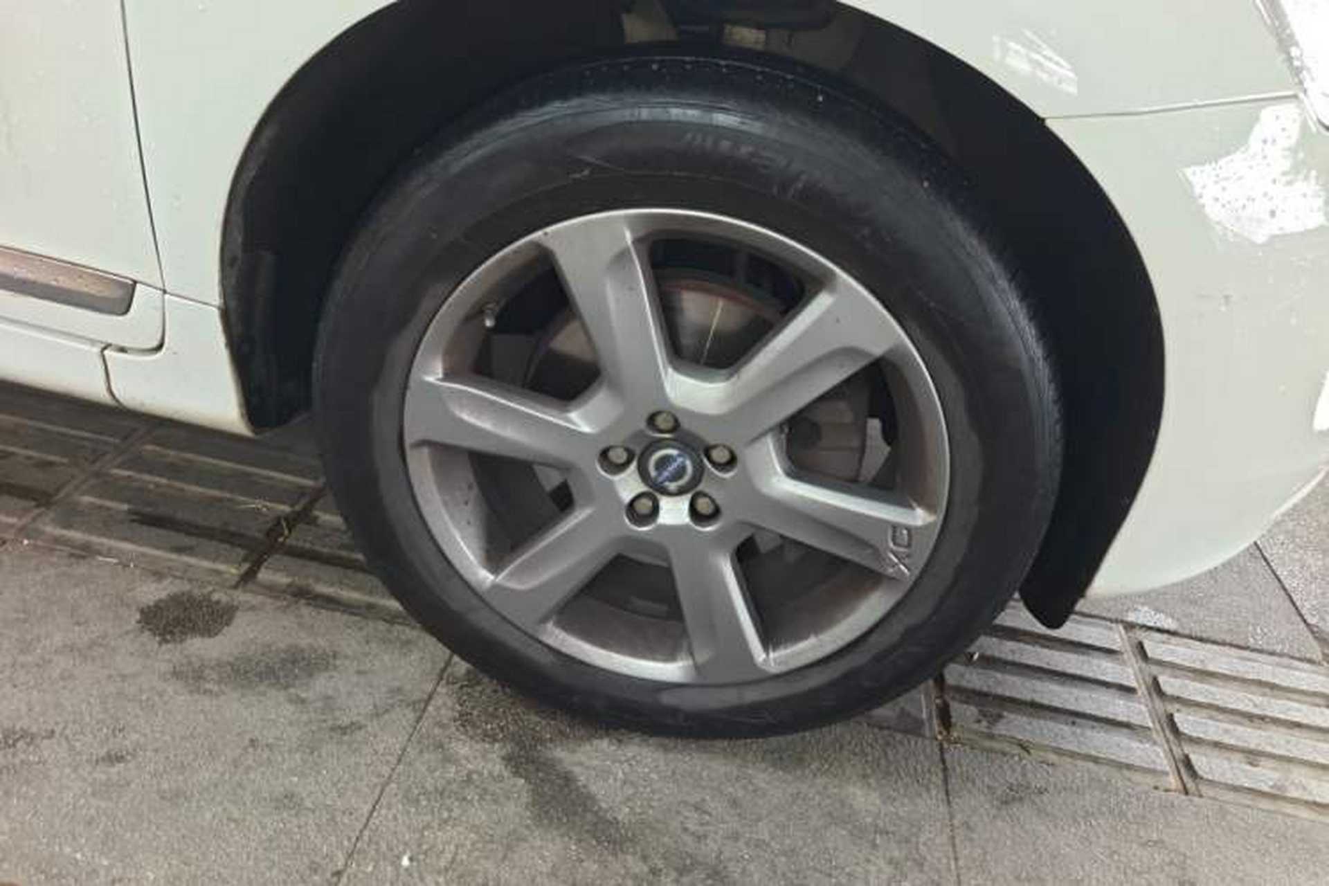 Used Volvo XC60 2014 T6 Zhiyi Edition Right Front Wheel Hub