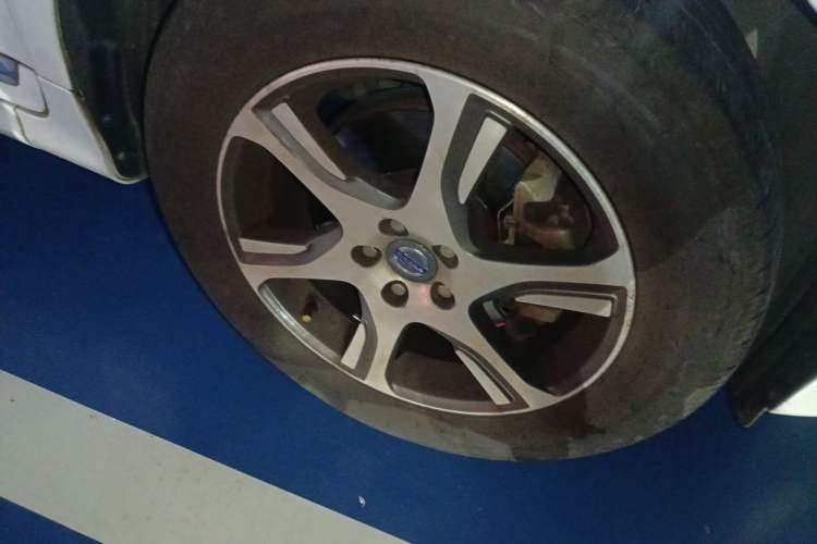 Used Volvo XC60 2014 Restyled T5 Zhiya Edition Right Front Wheel Hub