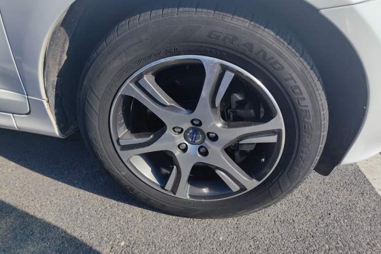 Used Volvo XC60 2014 T5 Zhiyi Edition Right Front Wheel Hub