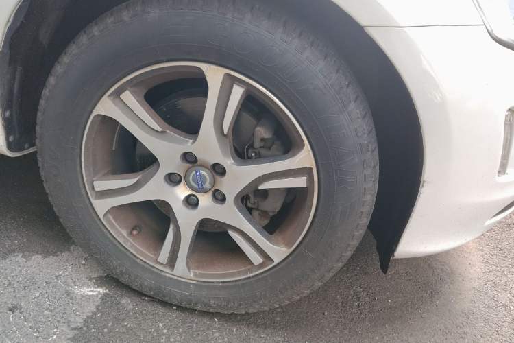 Used Volvo XC60 2014 Facelift T5 Zhiyi Edition Right Front Wheel Hub